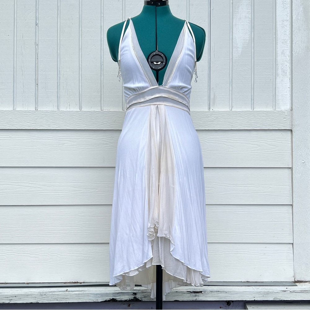 Bebe: Vintage Elegant White Plunge Criss-Cross Dress. Size Medium. - Picture 1 of 13